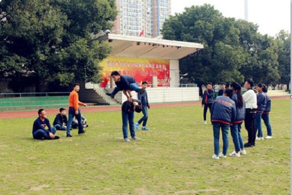 武汉百年农工子弟职业学校