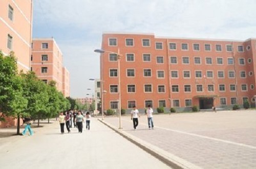 武汉市蔡甸区机电学校