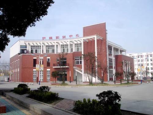 长江艺术工程职业学院.jpg