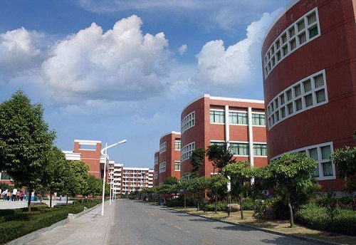 襄樊铁路工业学校.jpg