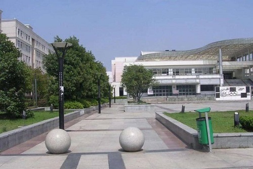 湖北足球学校.jpg